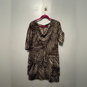 Summer dress w/pockets, drawstring for shape, thin material perfect for summer.